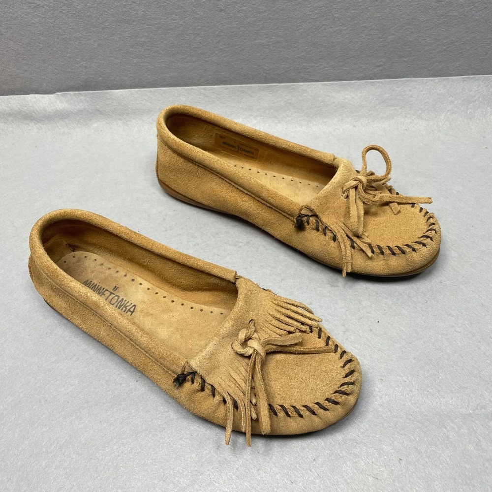 Minnetonka Kilty Moccasin Women Size 9 Tan Suede Fringe Bow Loafers 407T
